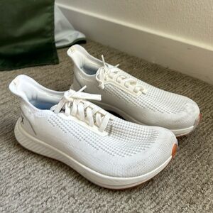 Beand new Flux Footwear shoes - size 8 womens